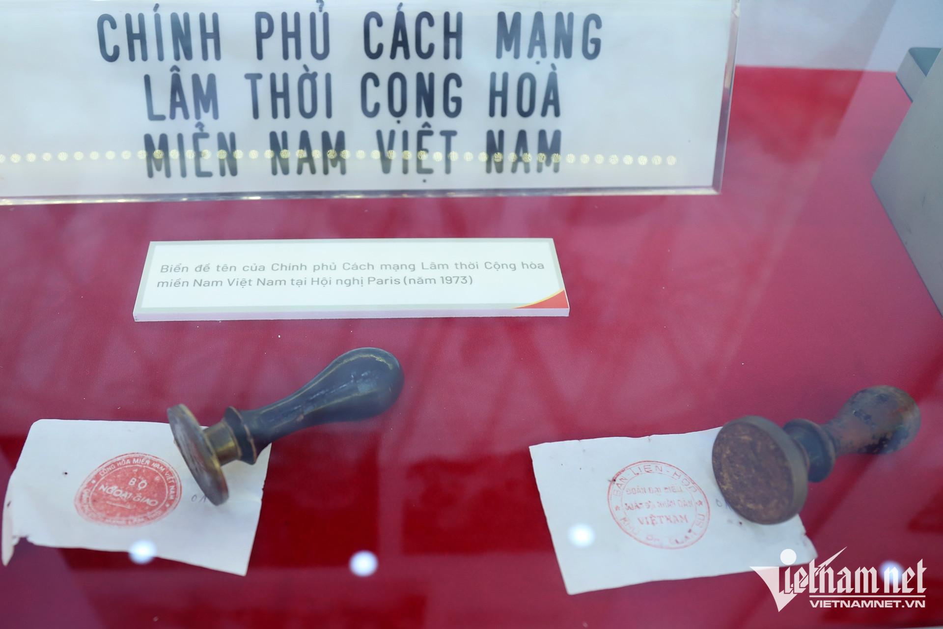 exhibition vietnam2.jpg