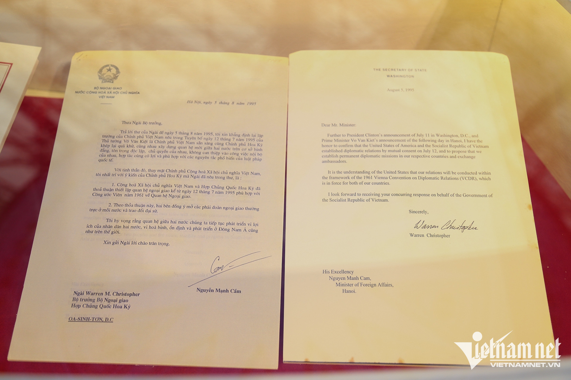 exhibition vietnam4.jpg