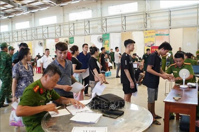 Tay Ninh receives 79 Vietnamese citizens repatriated from Cambodia