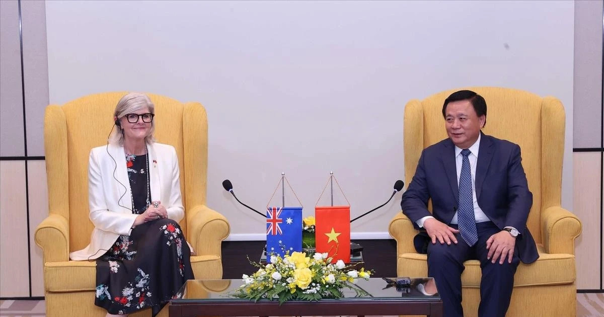 VN, Australia strengthen cooperation in personnel training, knowledge sharing