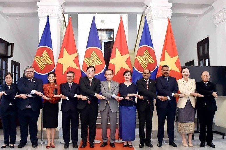 Acting Minister of Foreign Affairs receives diplomats of ASEAN countries