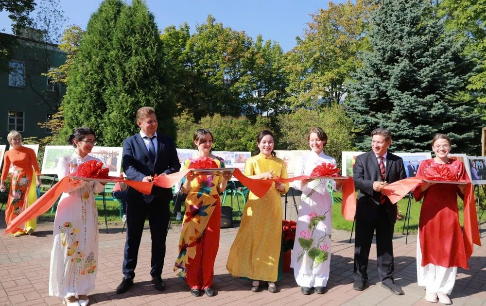 Exhibition honours President Ho Chi Minh as founder of Vietnam–Russia friendship