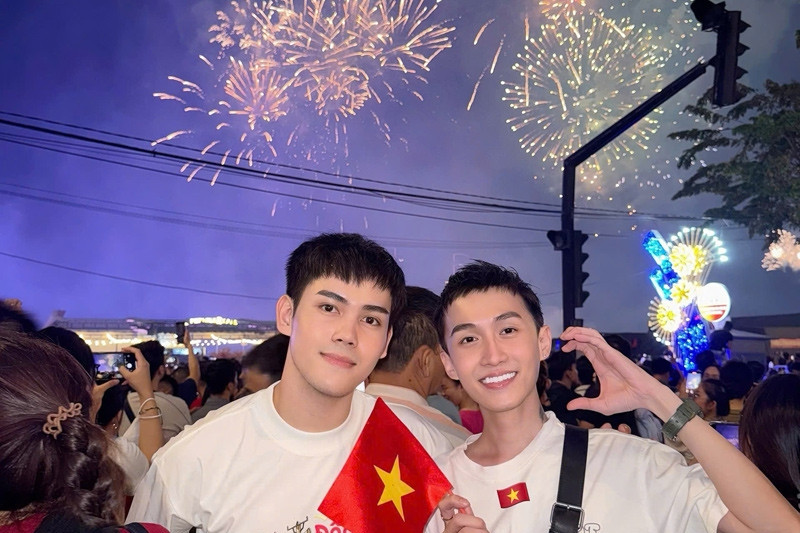 Video of same-sex couple meeting their families goes viral