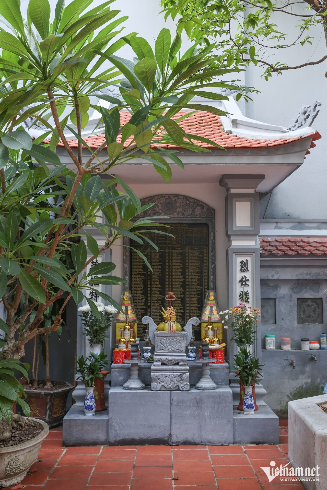 vietnam pagoda13.jpg