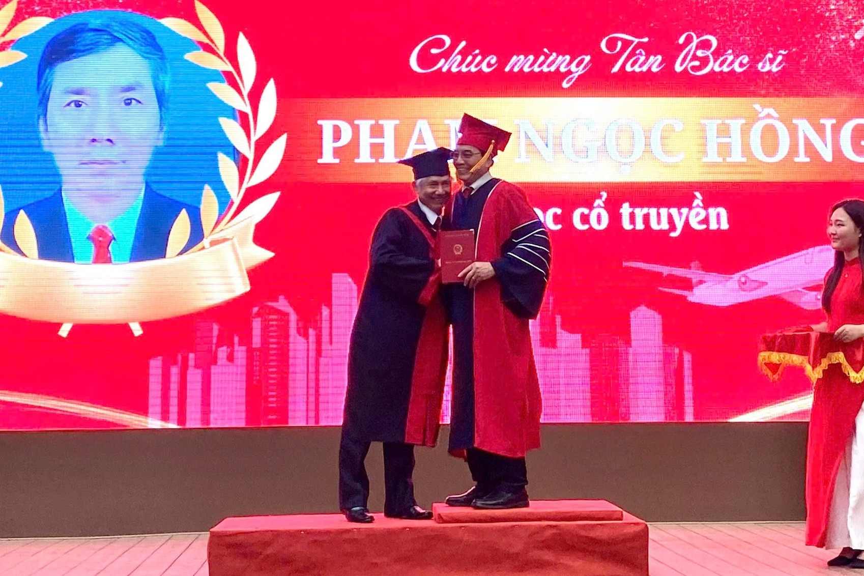 75-year-old man earns 3 university degrees in medicine and pharmacy