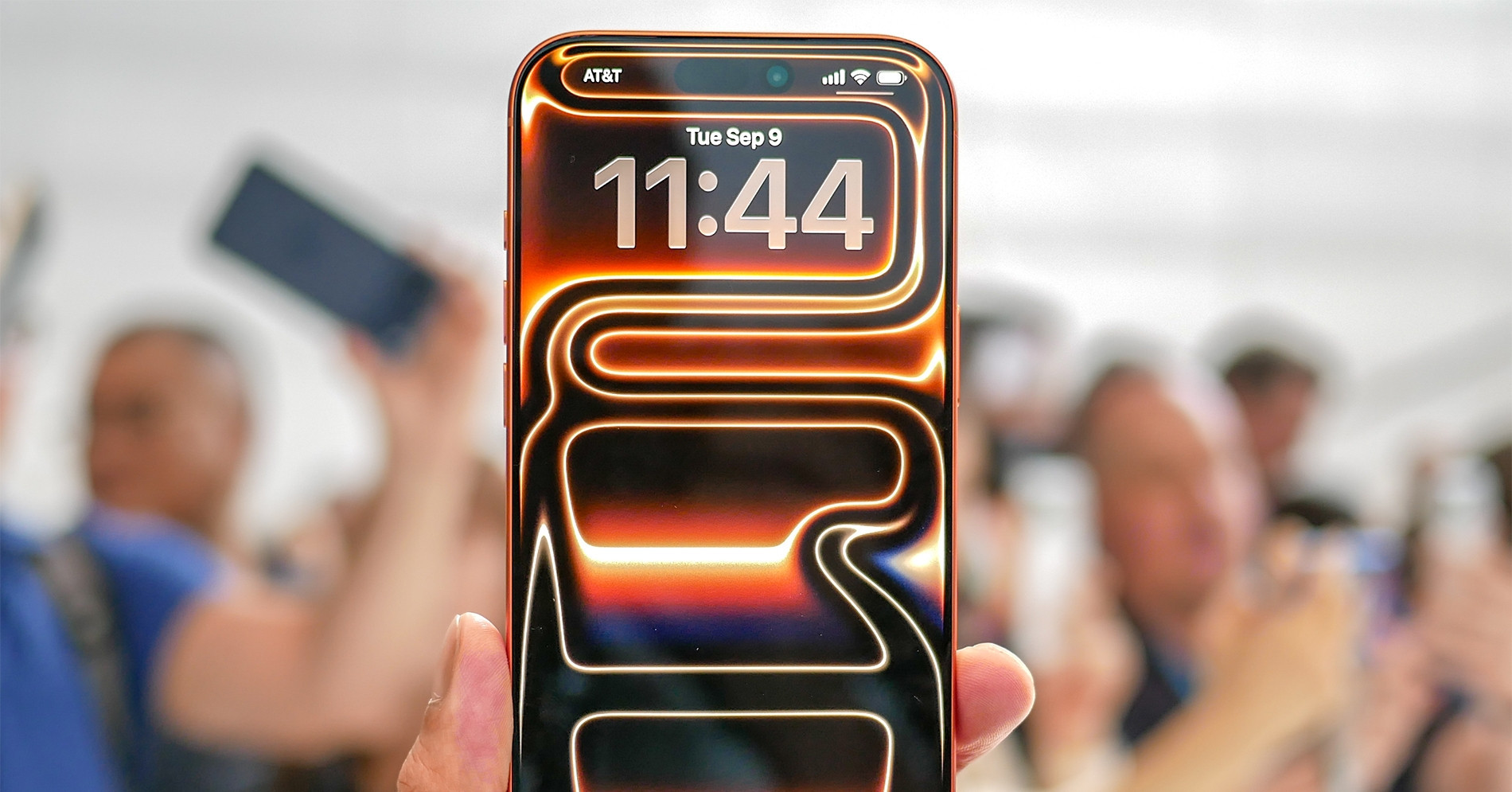 iPhone 17 Pro Max sells out fast, orange model faces longest delays