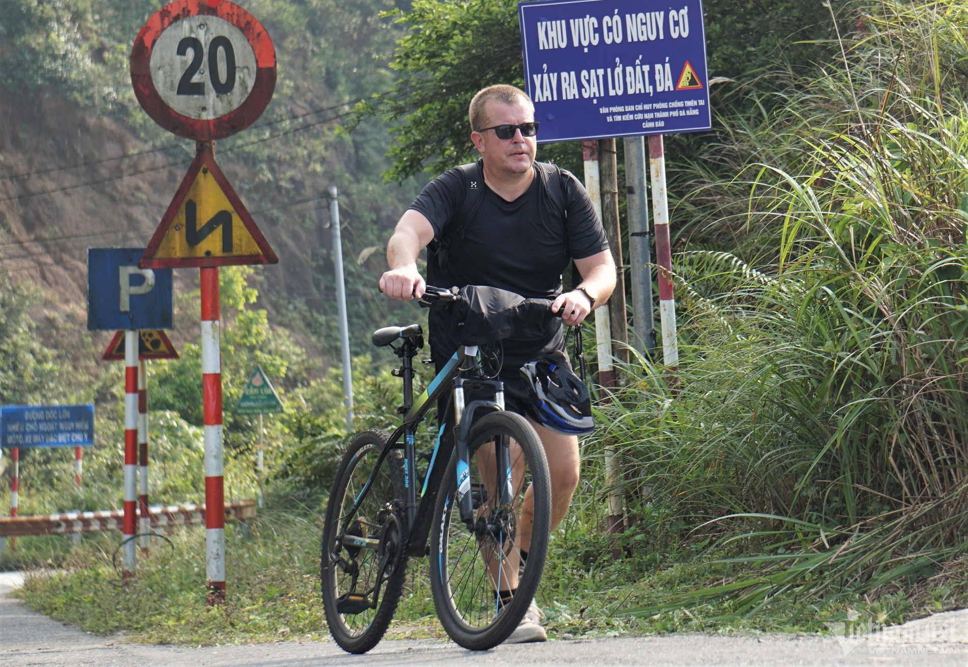 w son tra9 1 1157.jpg