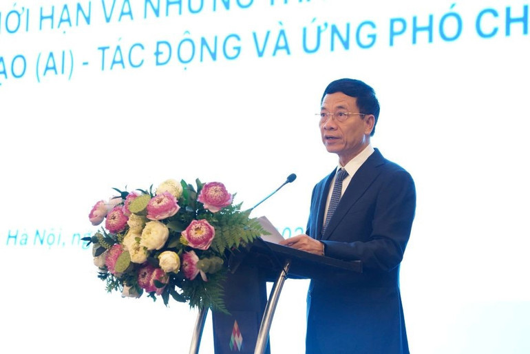 bo-truong-khcn-nguyen-manh-hung.jpg