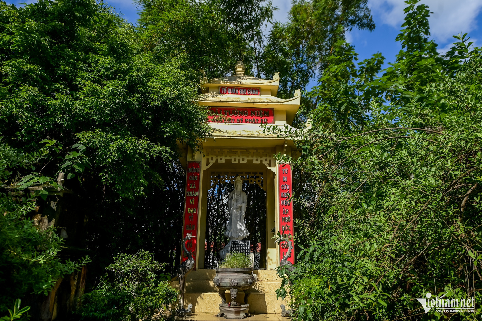 CO LE PAGODA18.jpg
