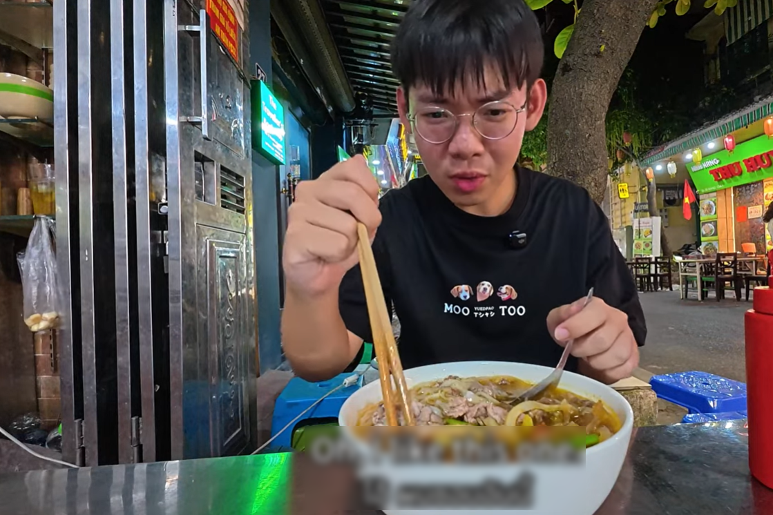 Foreign visitor tries 10 pho dishes in 4 days in Hanoi, reveals favorite