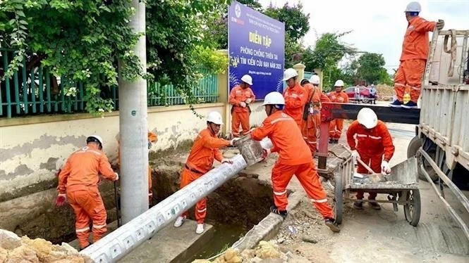 Hanoi strengthens power grid safety amid storm season
