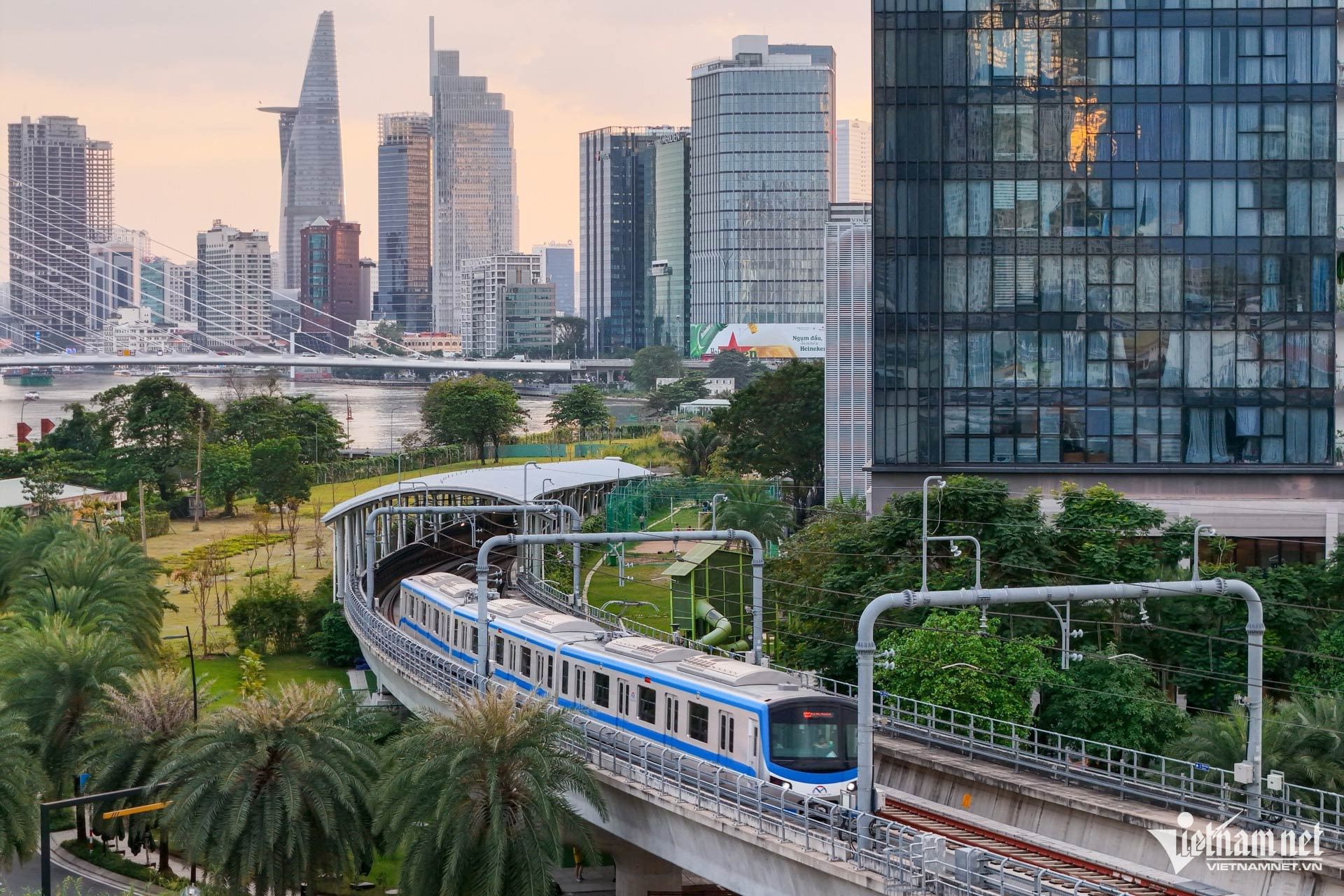 Property near HCM City metro gains value, but price hikes face market restraint