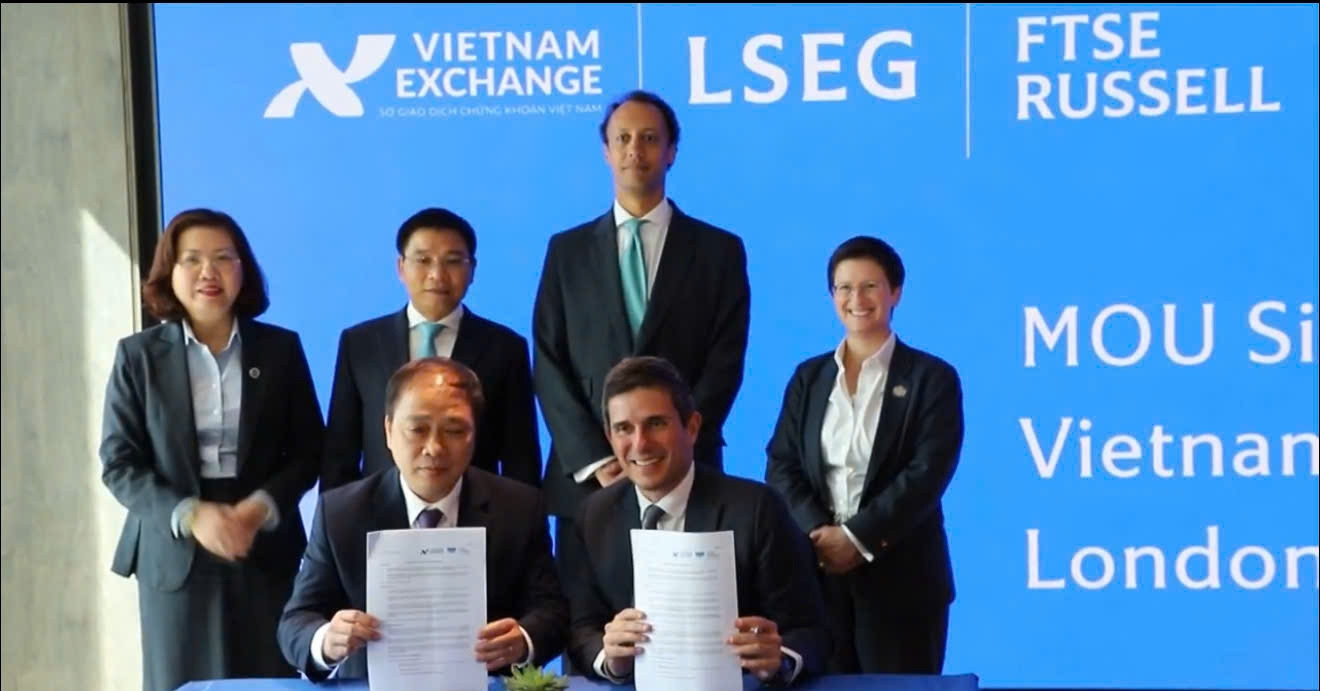 Vietnam signs strategic deal with FTSE amid risky investment climate