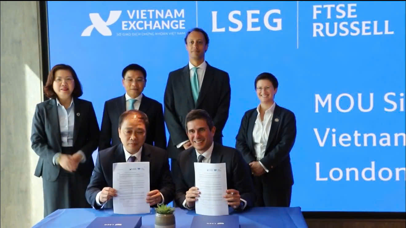 Nanghang2025Sep15 UBCKboTaichinhtaiLondonFTSEmou.jpg