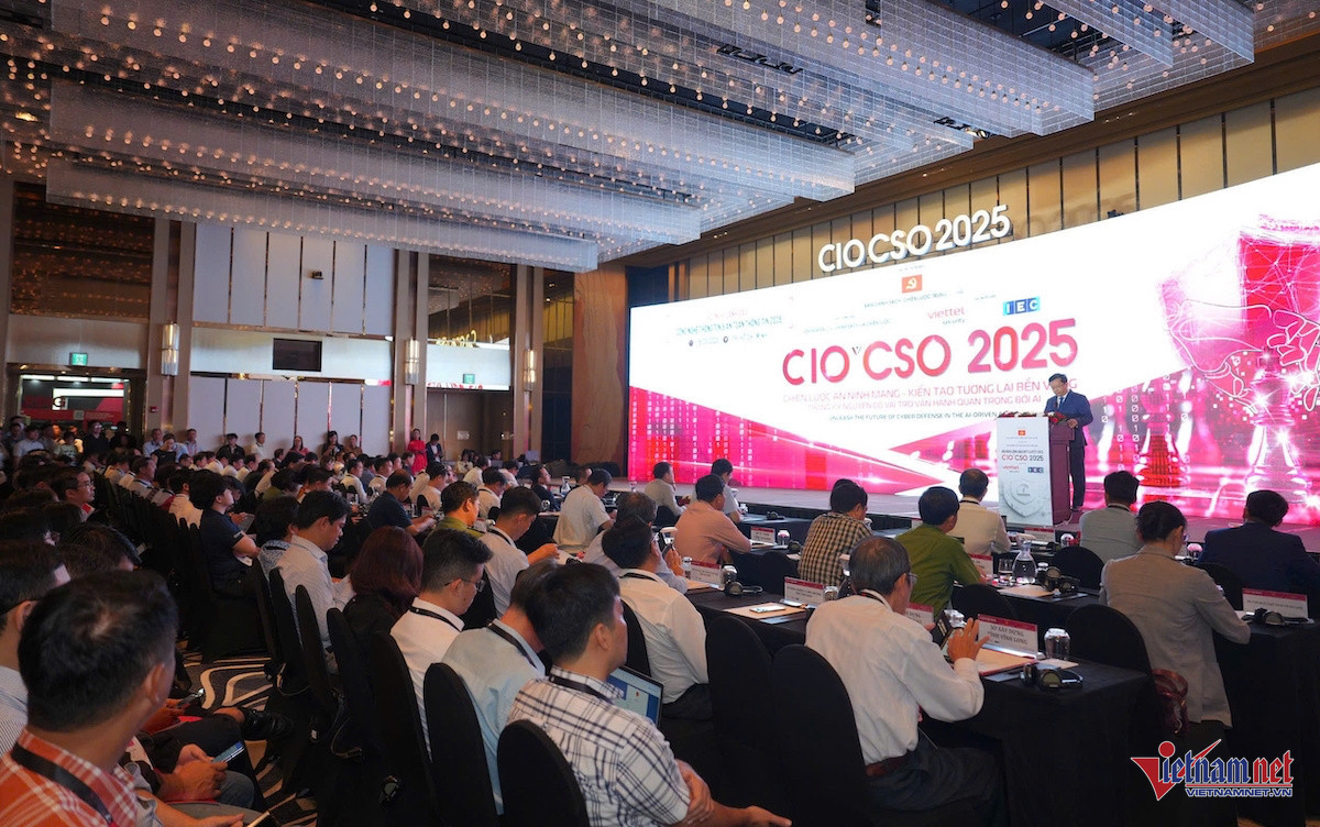 W-hội nghị cio.jpg