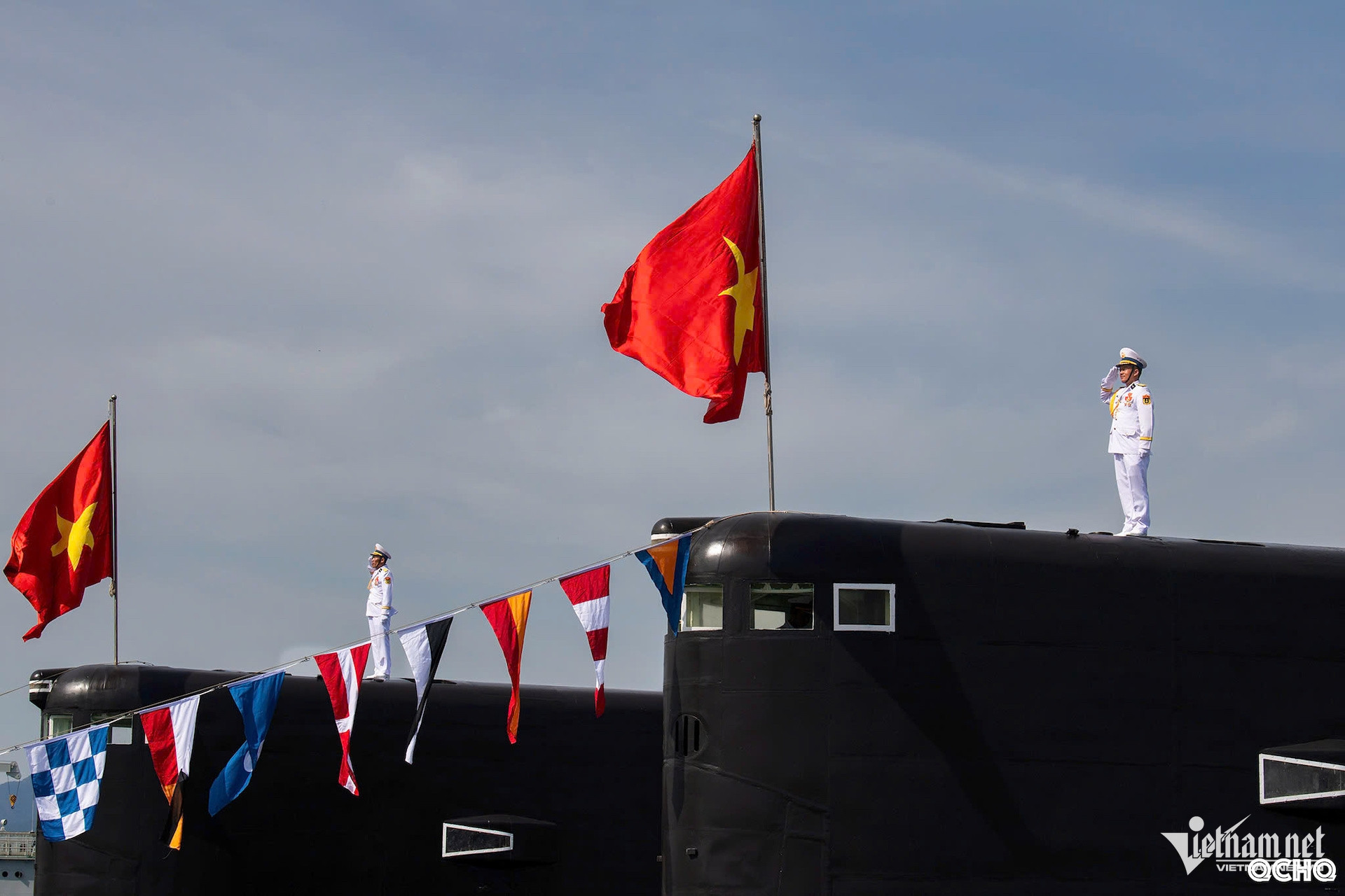 W-le chao co tren bien.jpg