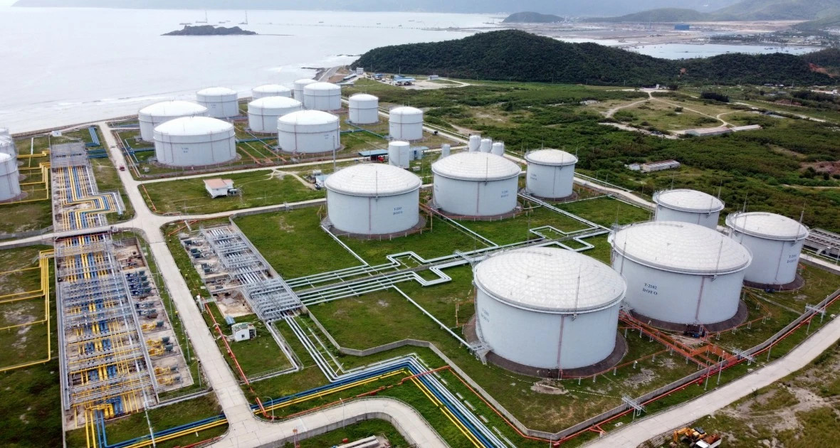 Billions on paper: Vietnam’s LNG power ambitions stalled by policy bottlenecks
