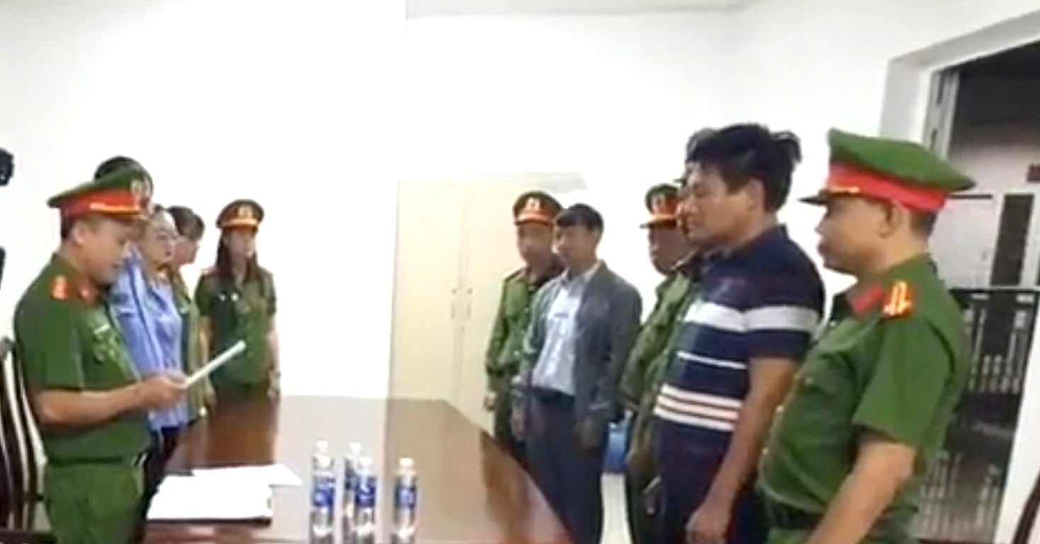 Hospital heads arrested for faking 255 kidney stone treatments