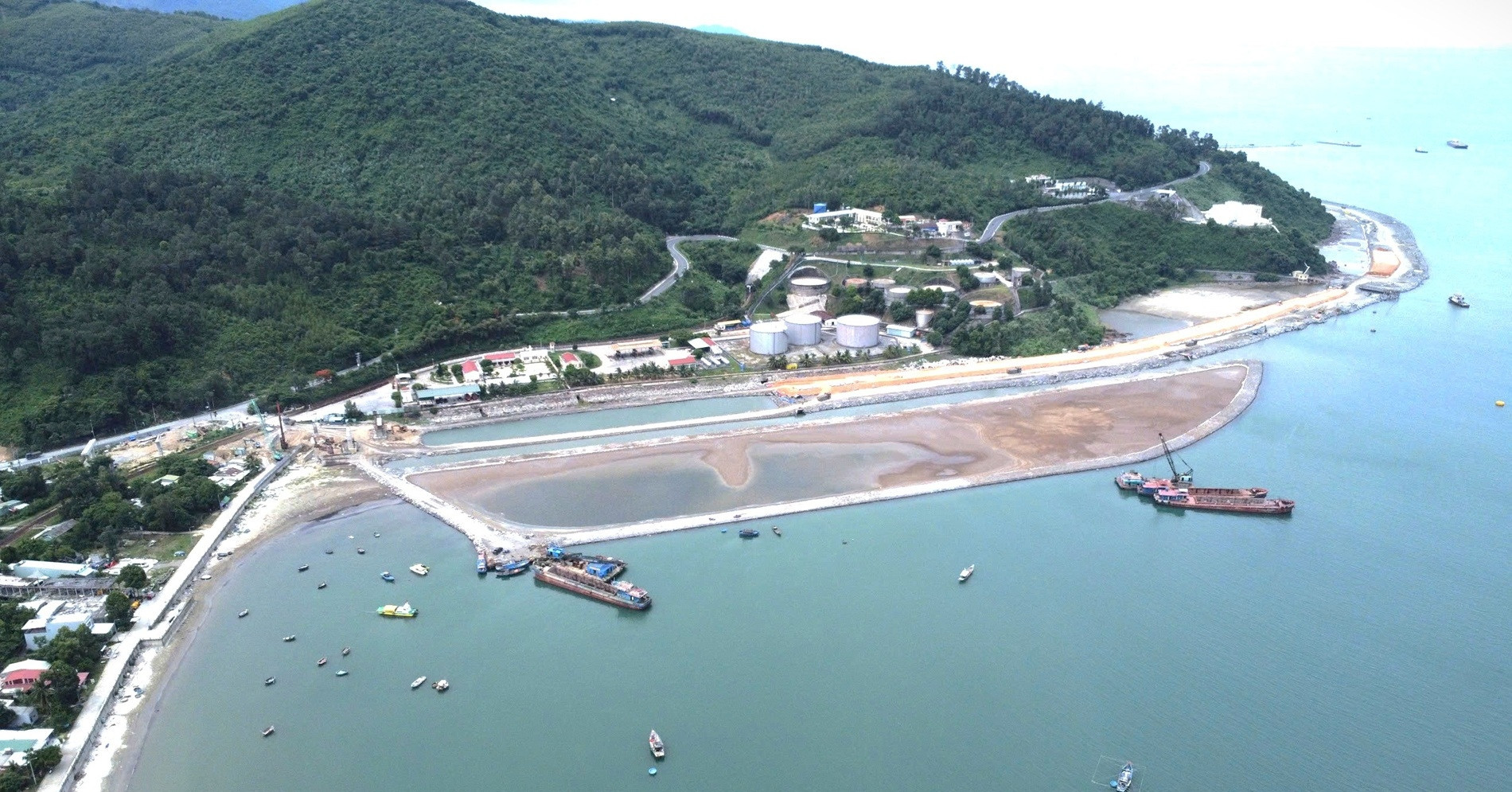 Da Nang launches $1.76 billion Lien Chieu port to boost regional trade