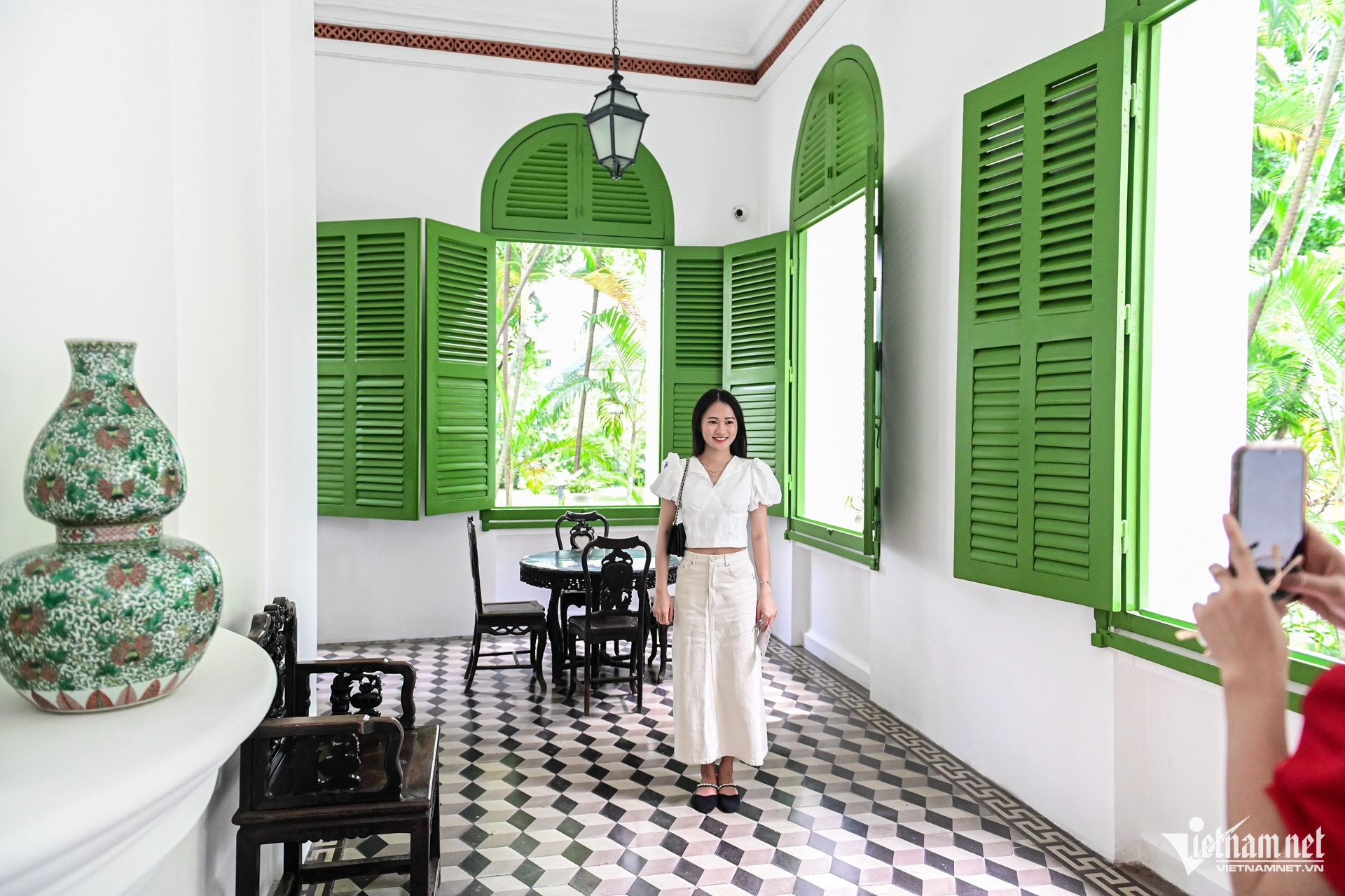 french colonial house1.jpg