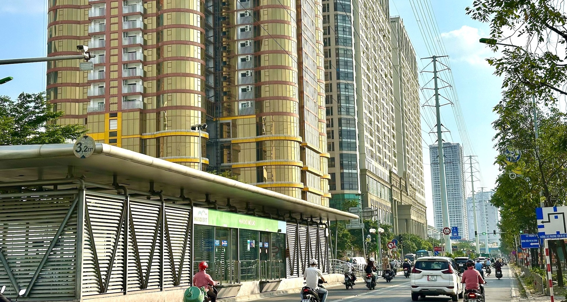 Who can afford Hanoi's luxury condos at $11,000/m²?