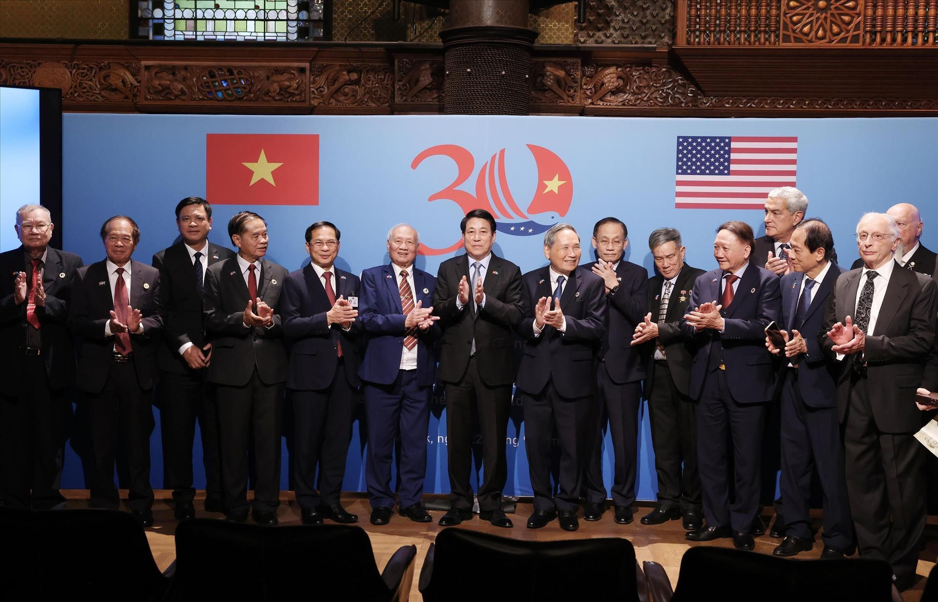 vna potal chu tich nuoc gap go cac cuu chien binh viet nam va hoa ky 829035923 9 15 7.jpg