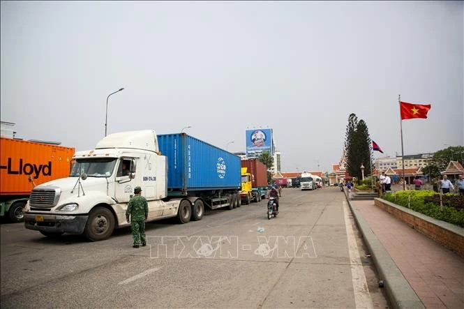 Vietnam – Cambodia trade: Path towards 20 billion USD target