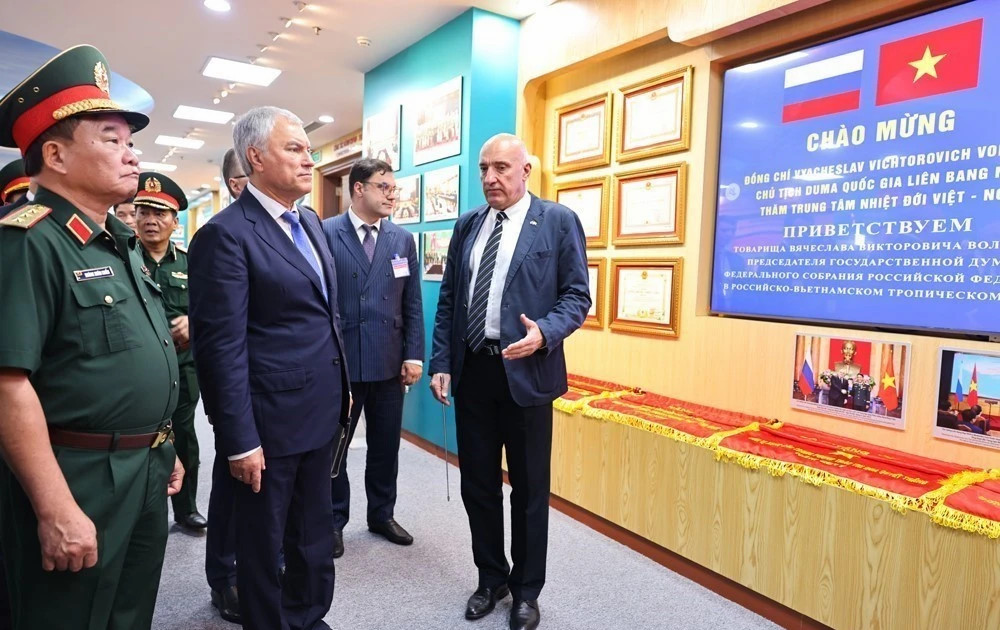 Russian State Duma Chairman visits Vietnam-Russia Tropical Centre