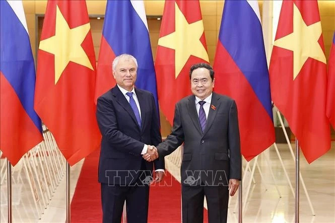 Top Vietnamese legislator holds talks with Russian State Duma Chairman in Hanoi