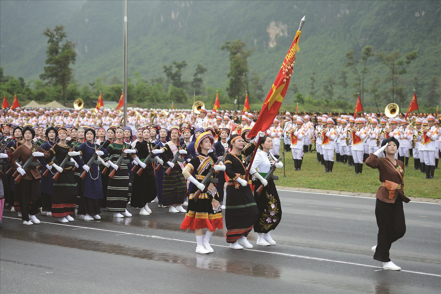 Sỹ Hào ảnh 1.jpg