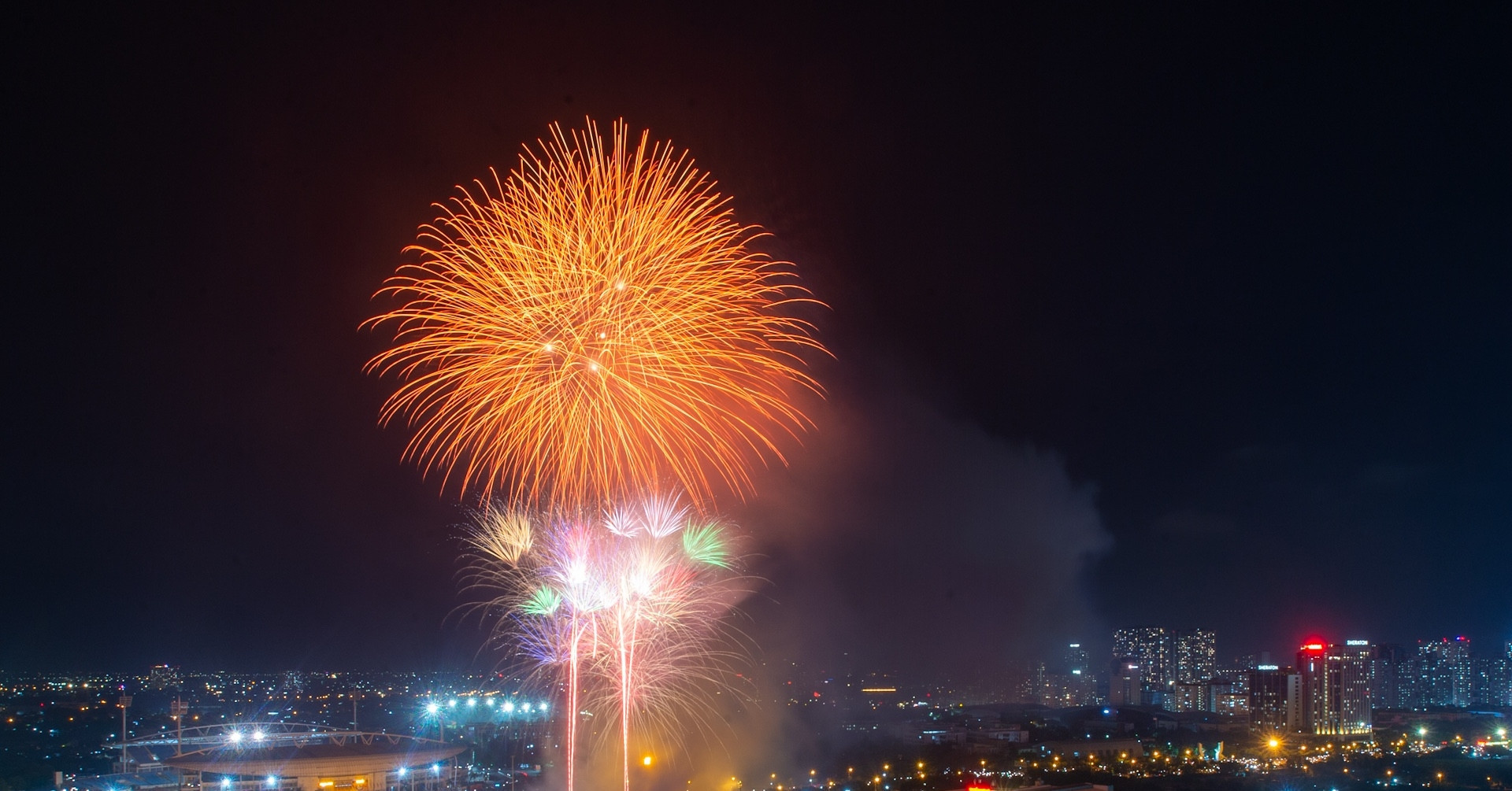 Fireworks dazzle Hanoi and Ho Chi Minh City on National Day
