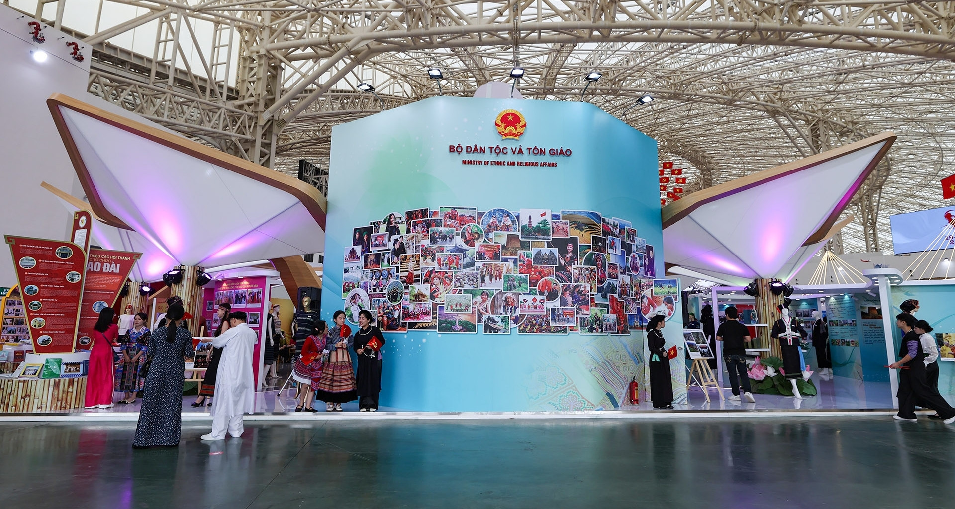 Vietnam extends national exhibition to September 15