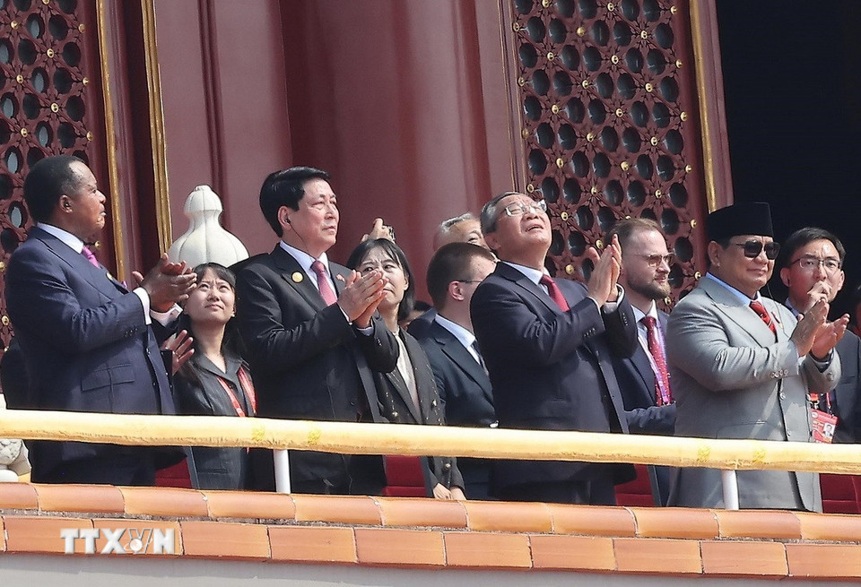 0309 chu tich nuoc du chien thang phatxit 2.jpg