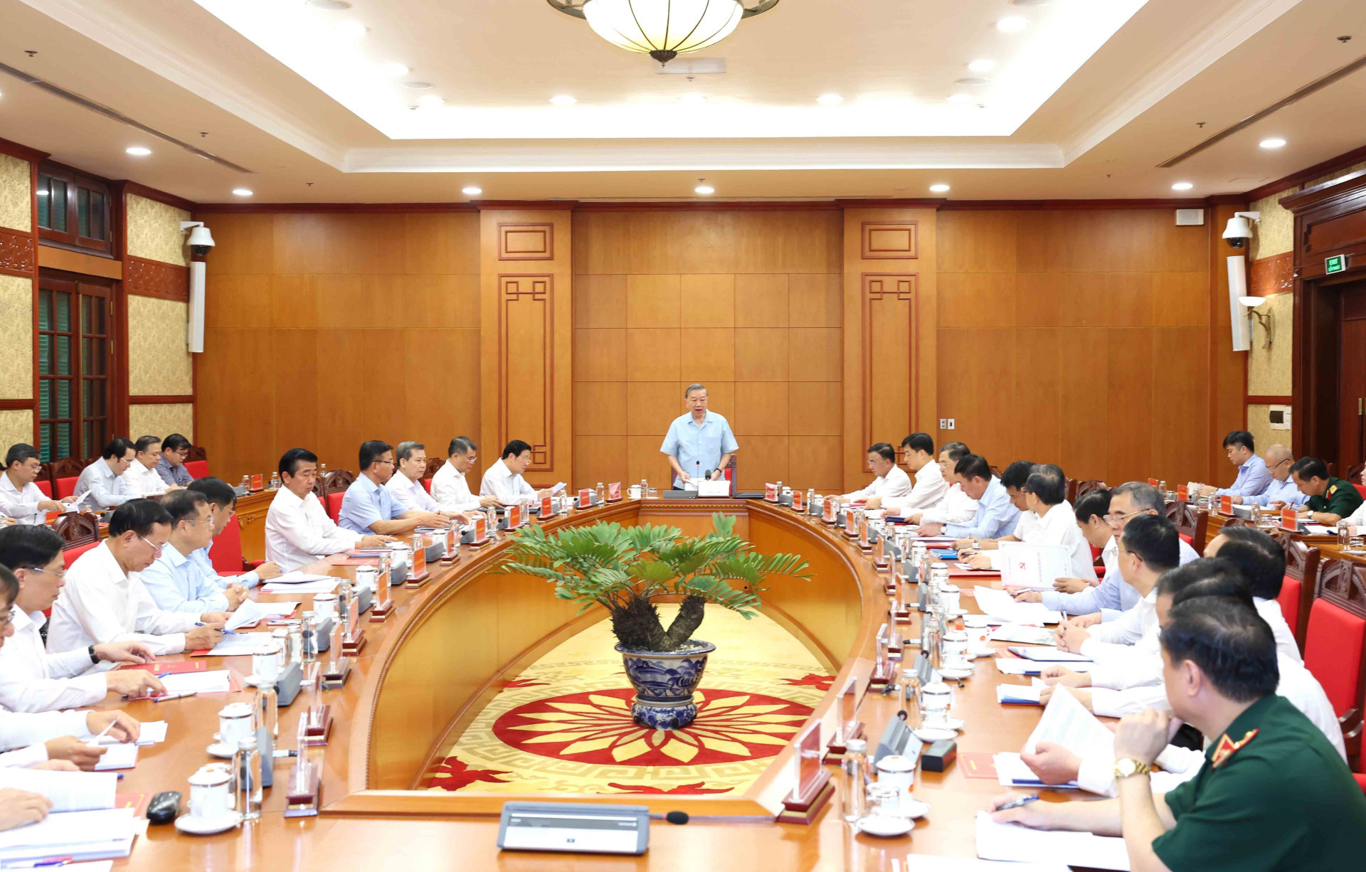 vna_potal_tong_bi_thu_chu_tri_hop_thuong_truc_bcd_trung_uong_ve_phong_chong_tham_nhung_lang_phi_tieu_cuc_8303316 (1).jpg