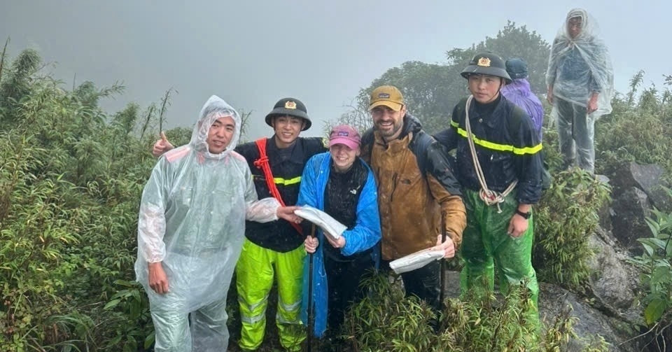 Two German tourists rescued after stormy night in Hoang Lien forest