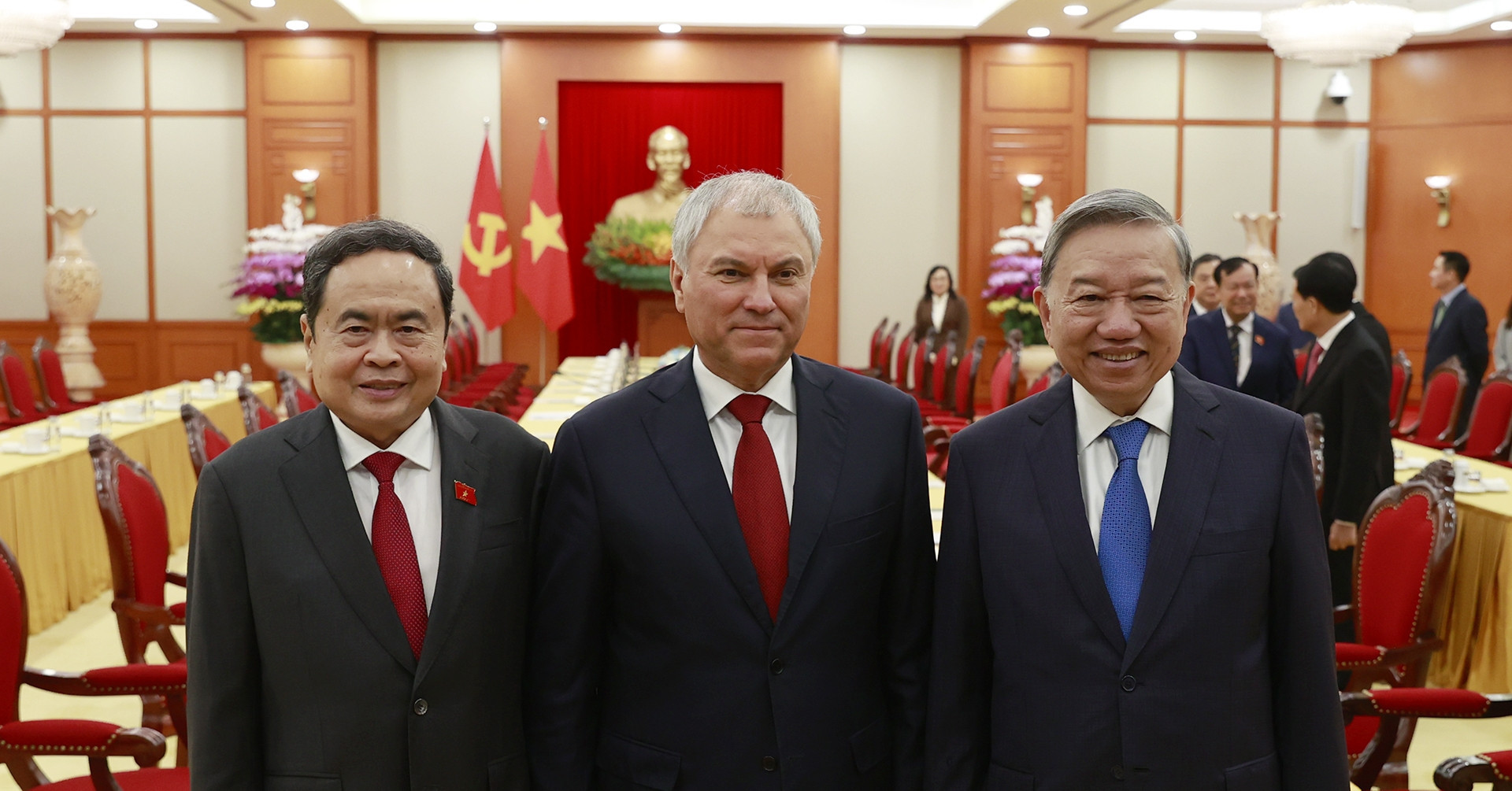 Vietnam and Russia vow to accelerate visa exemption talks