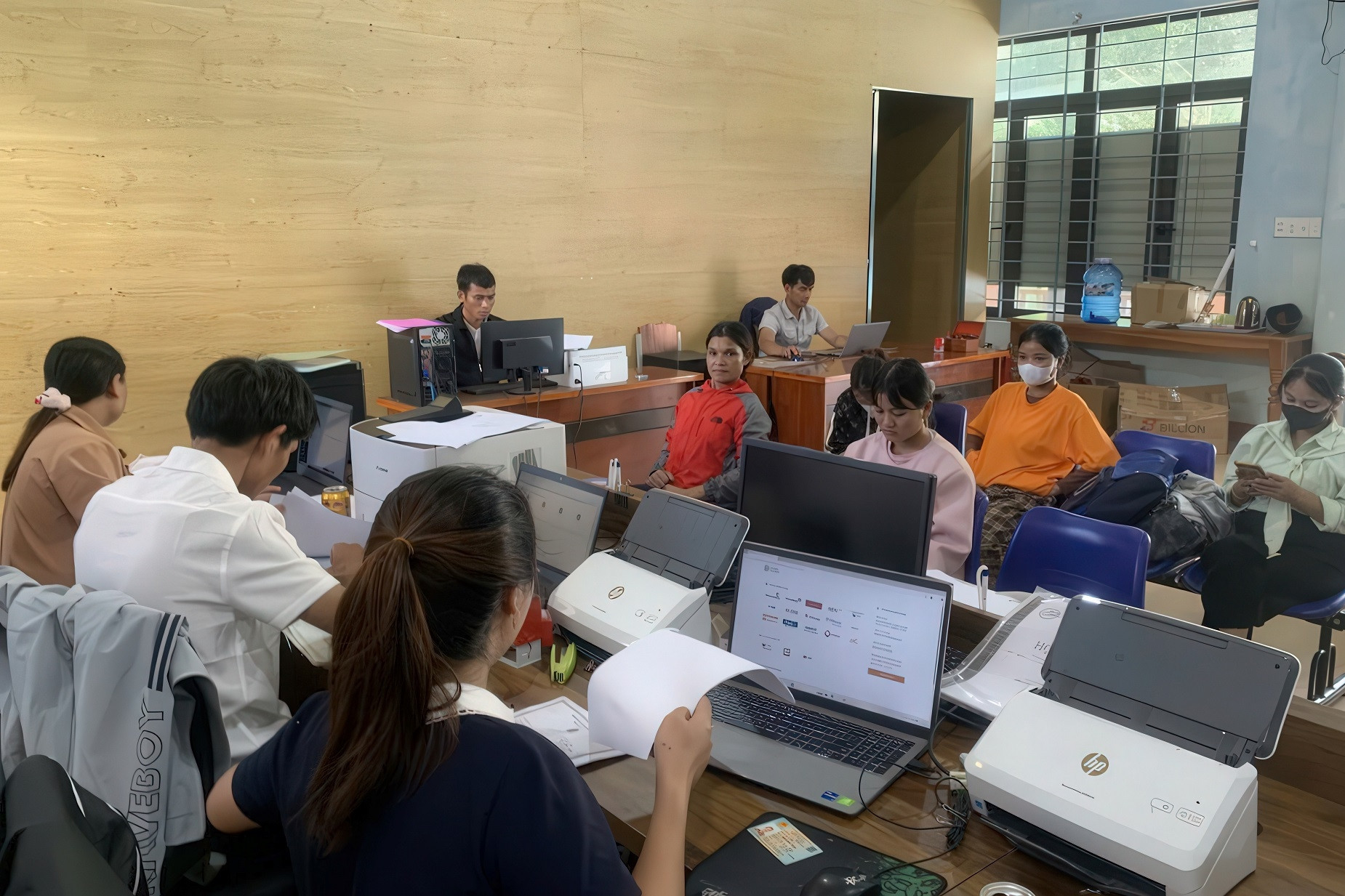 VND20-25 million salary proposed to attract personnel for commune positions