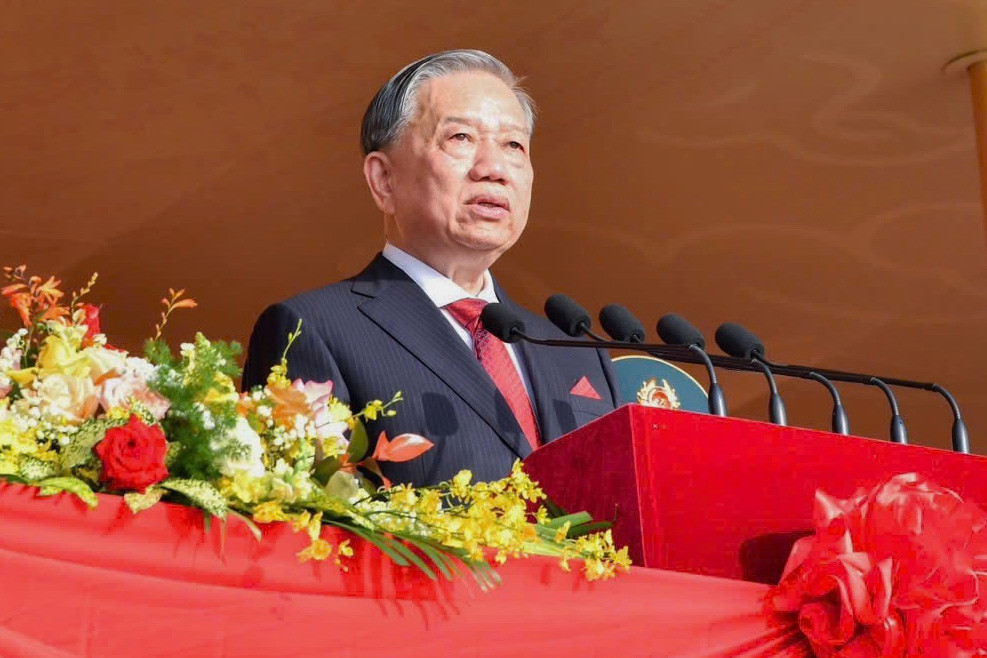 party chief to lam.jpg