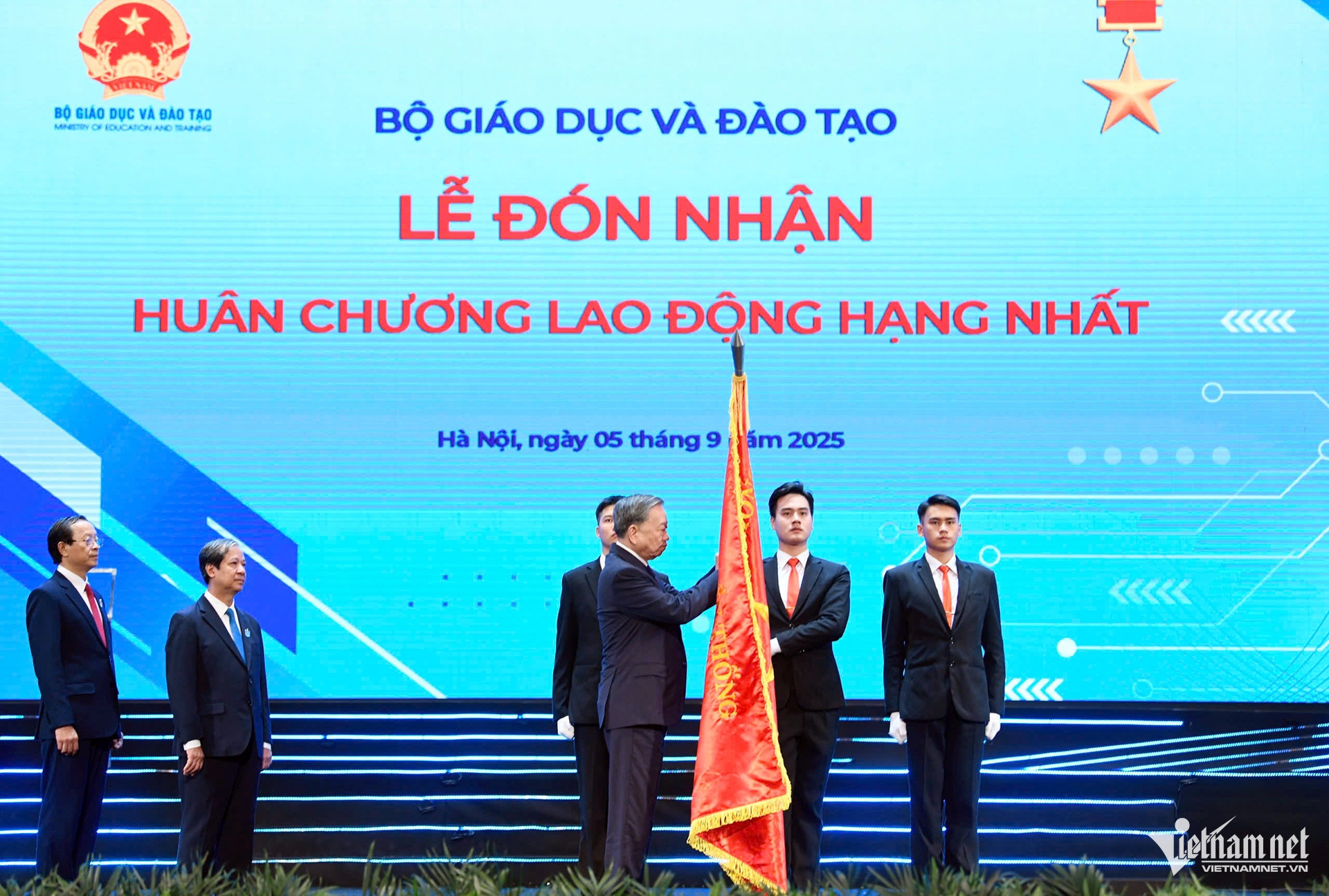 vietnam students4.jpg