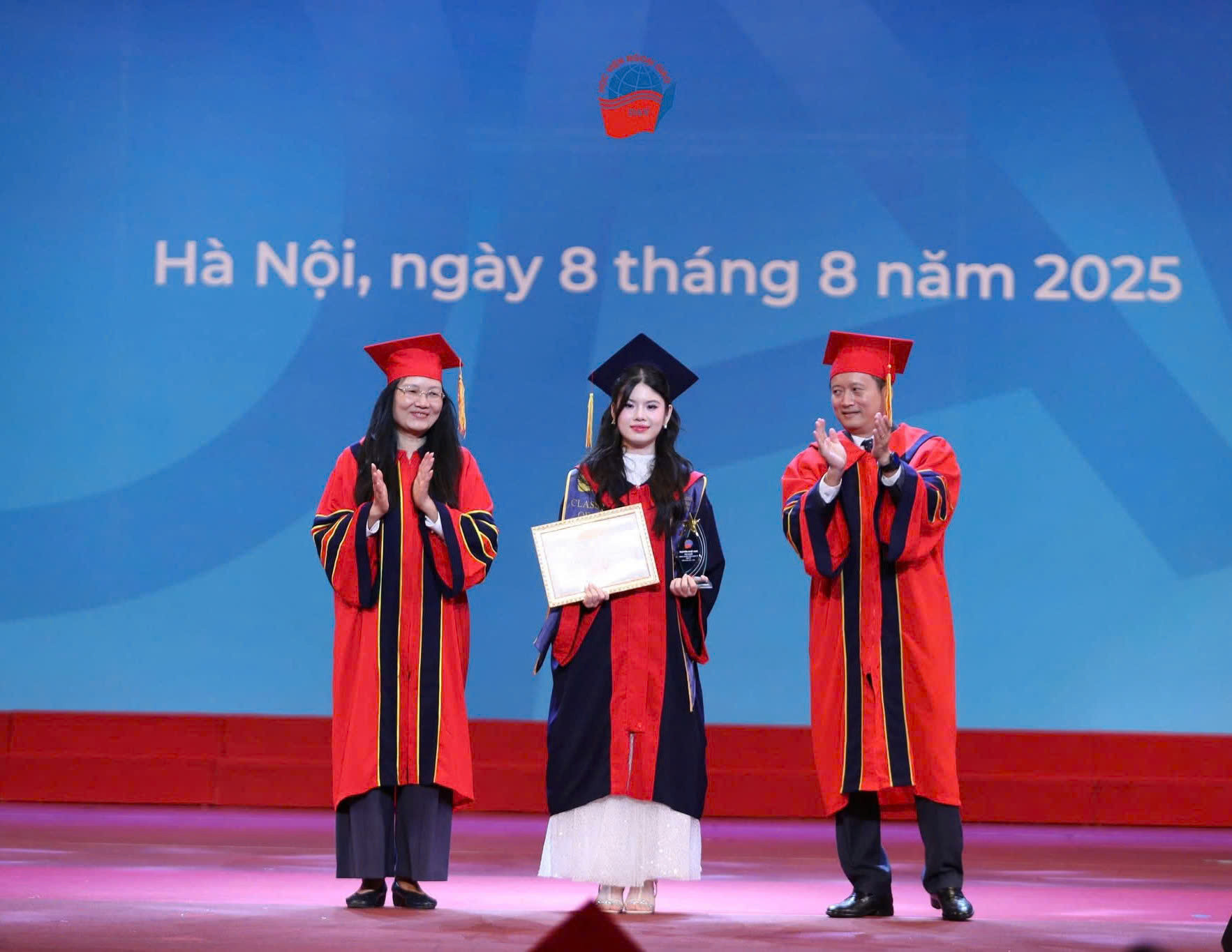 hoc vien ngoai giao.jpg