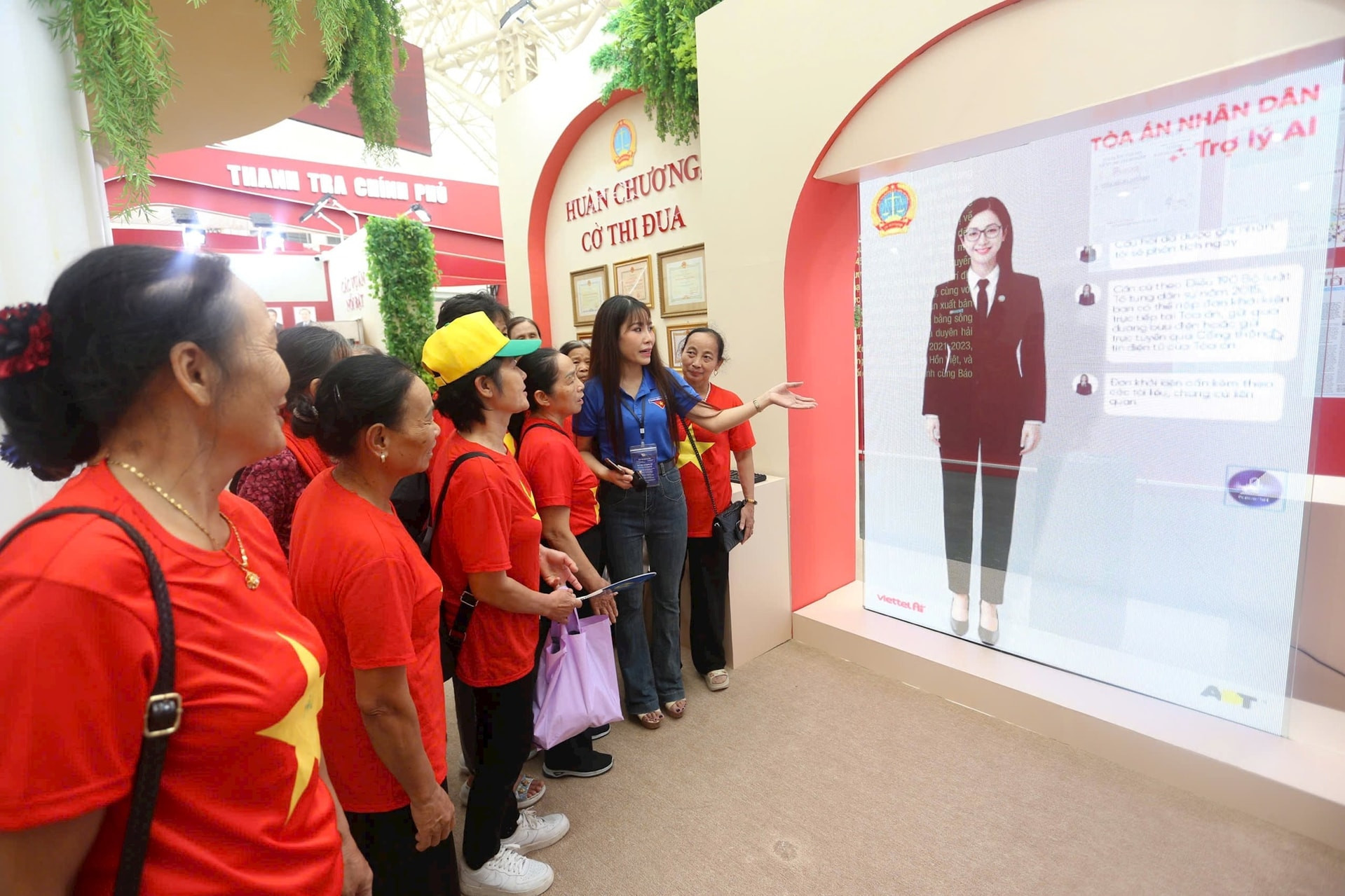 Impressive Vietnamese AI solutions showcased at national achievements exhibition