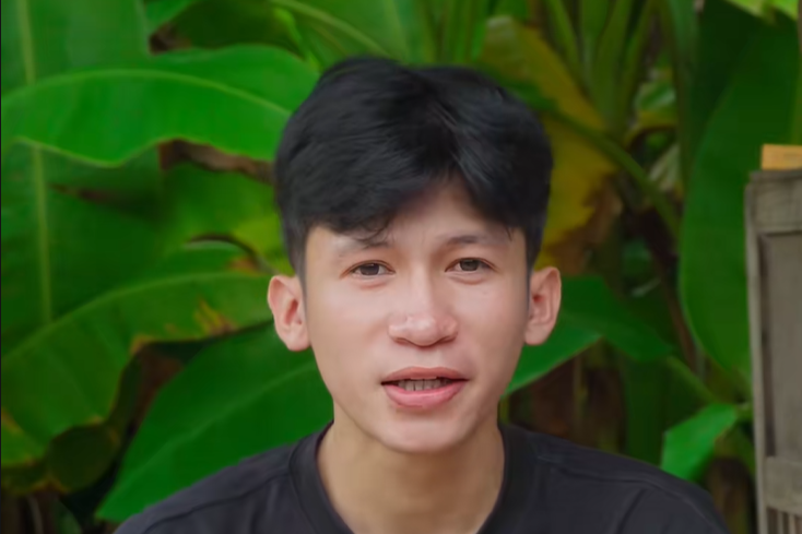 Nghe An man loses both arms, goes viral with videos attracting millions of views