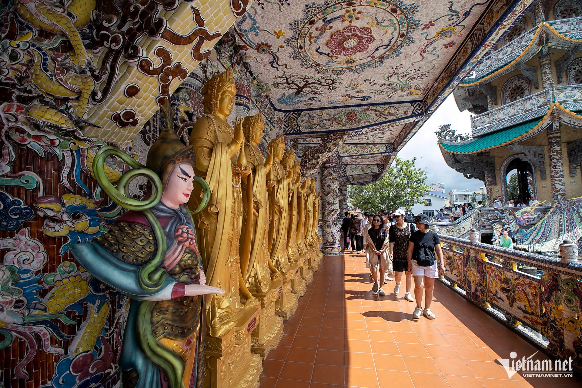 vietnam pagoda10.jpg