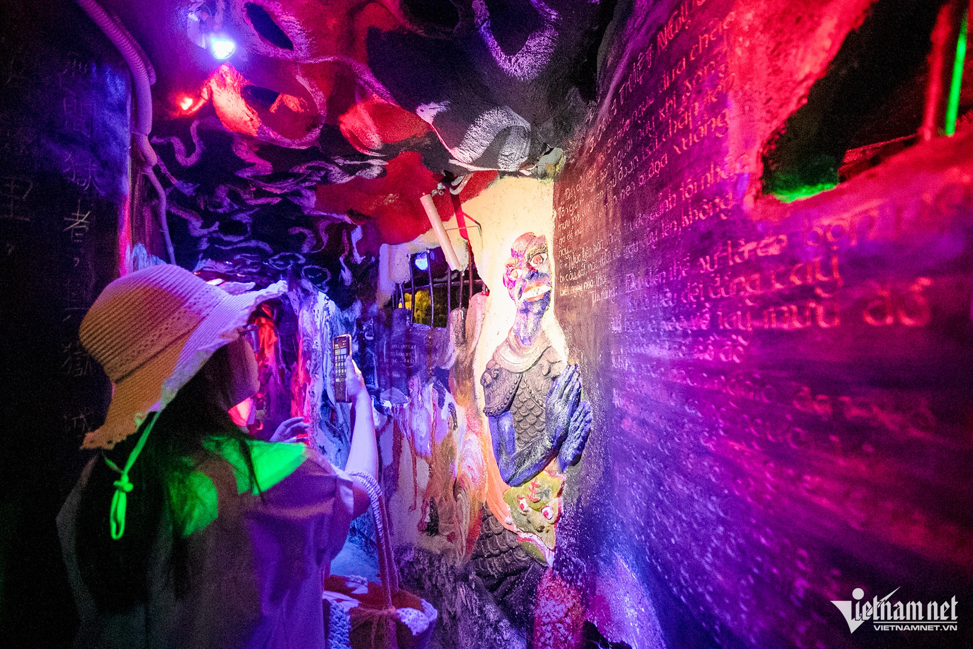 vietnam pagoda11.jpg