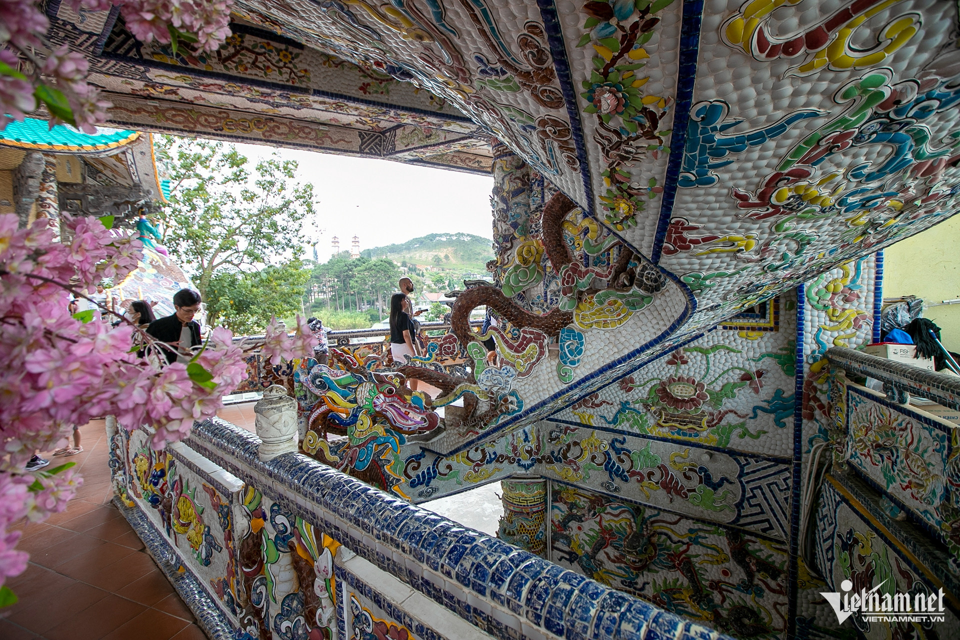 vietnam pagoda12.jpg