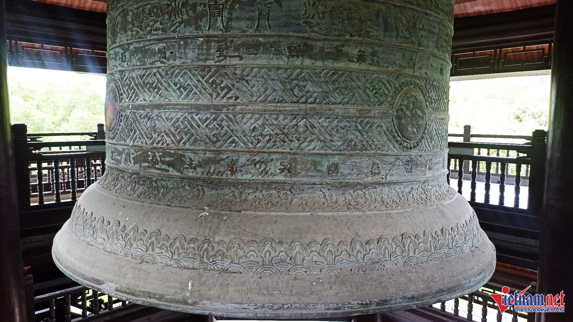 W-Đại hồng chung 7.jpg