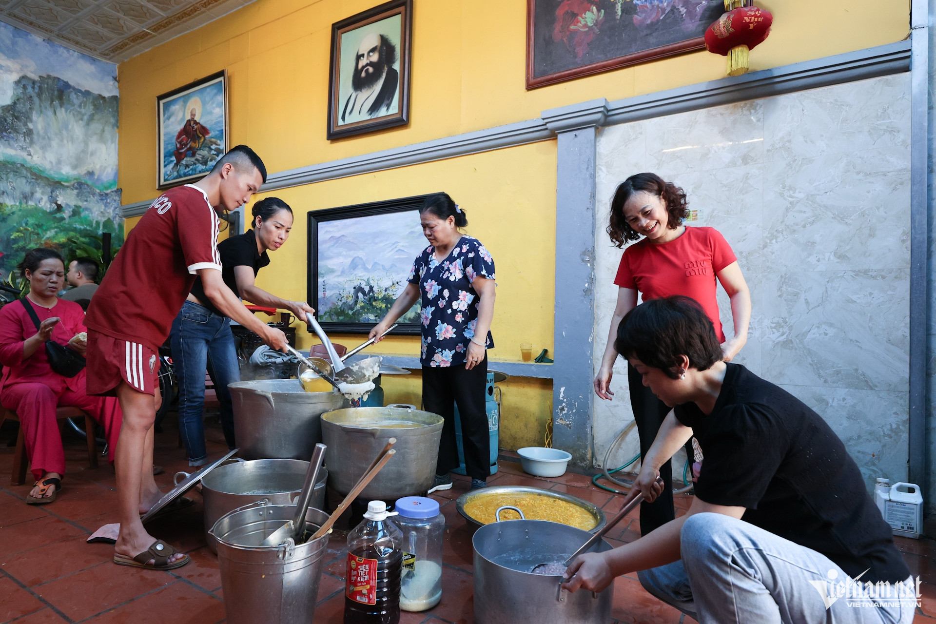 W-Nhom chao thien nguyen.jpg