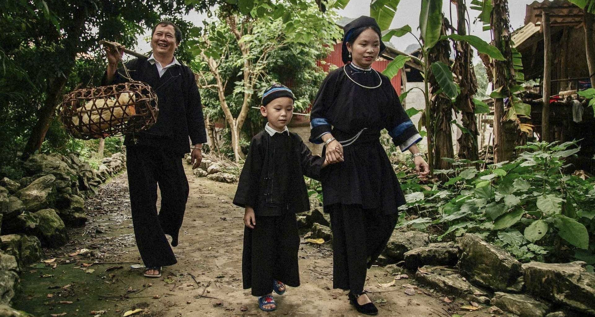 ‘Eat duck in July’: Tay people honor in-laws through age-old ceremony