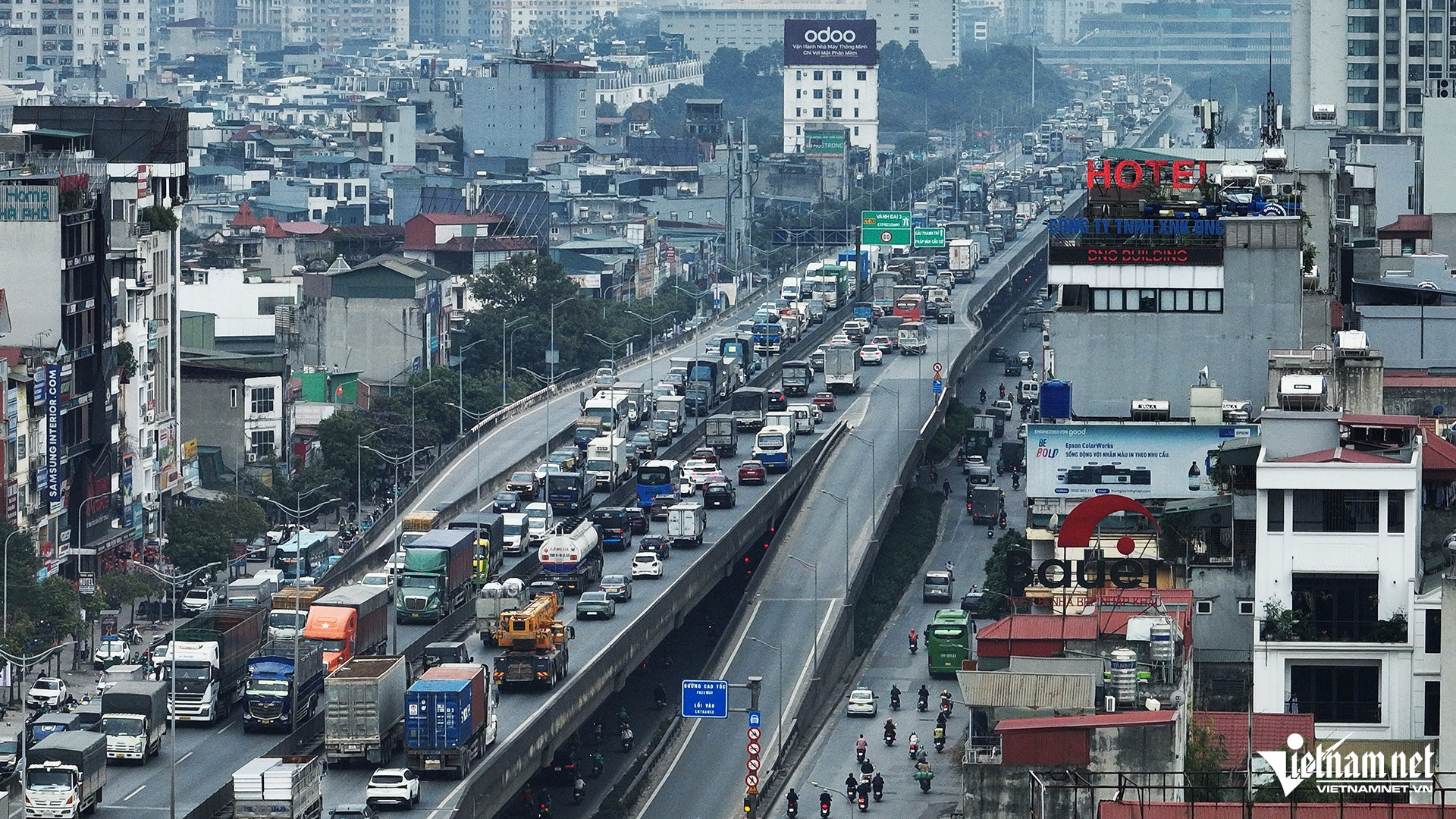 hanoi traffic3.jpg
