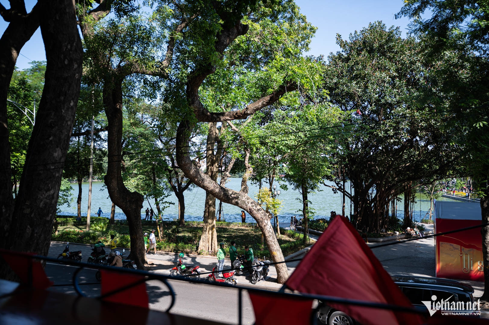 hanoi cafes.png12.jpg